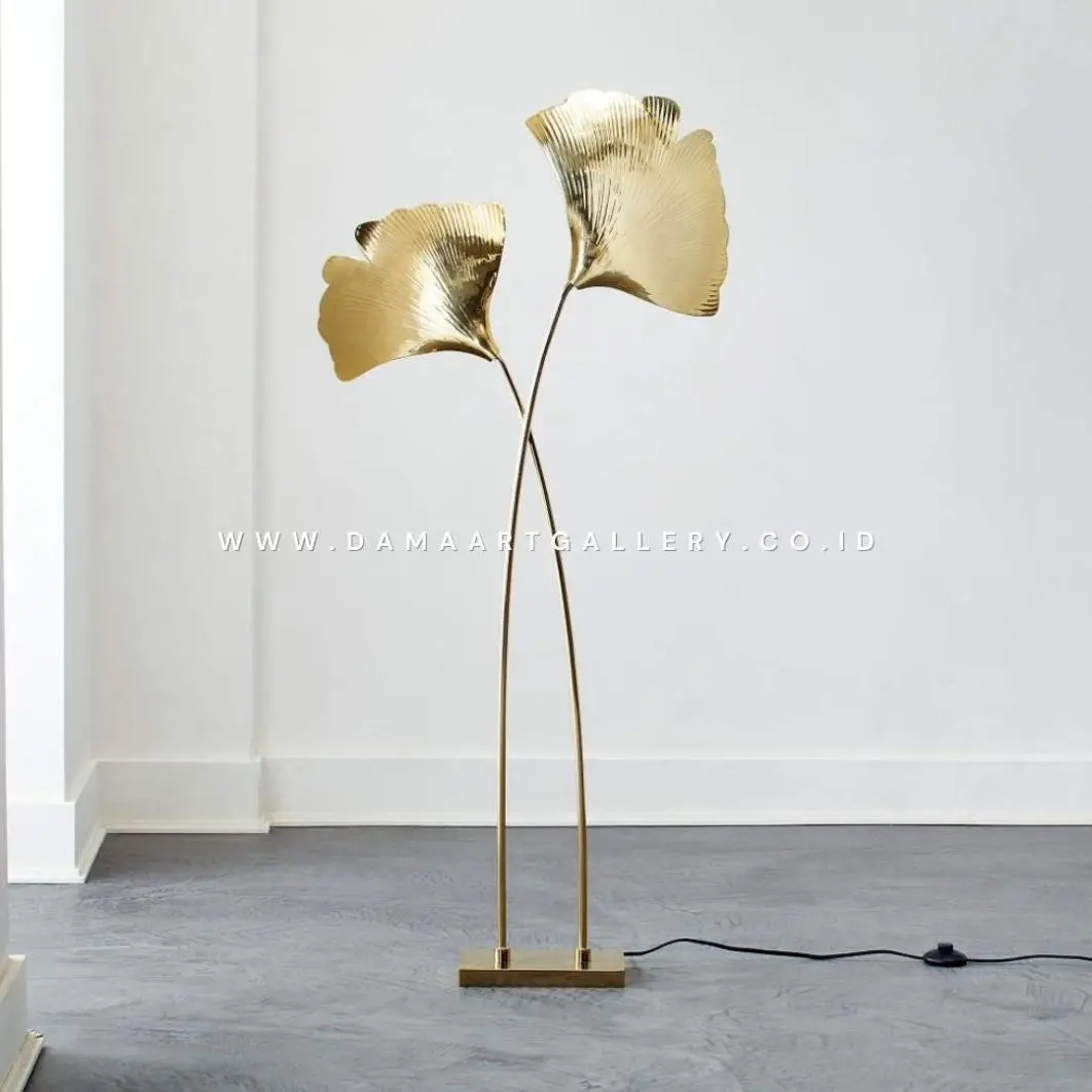 Lampu Standing Kuningan Unik